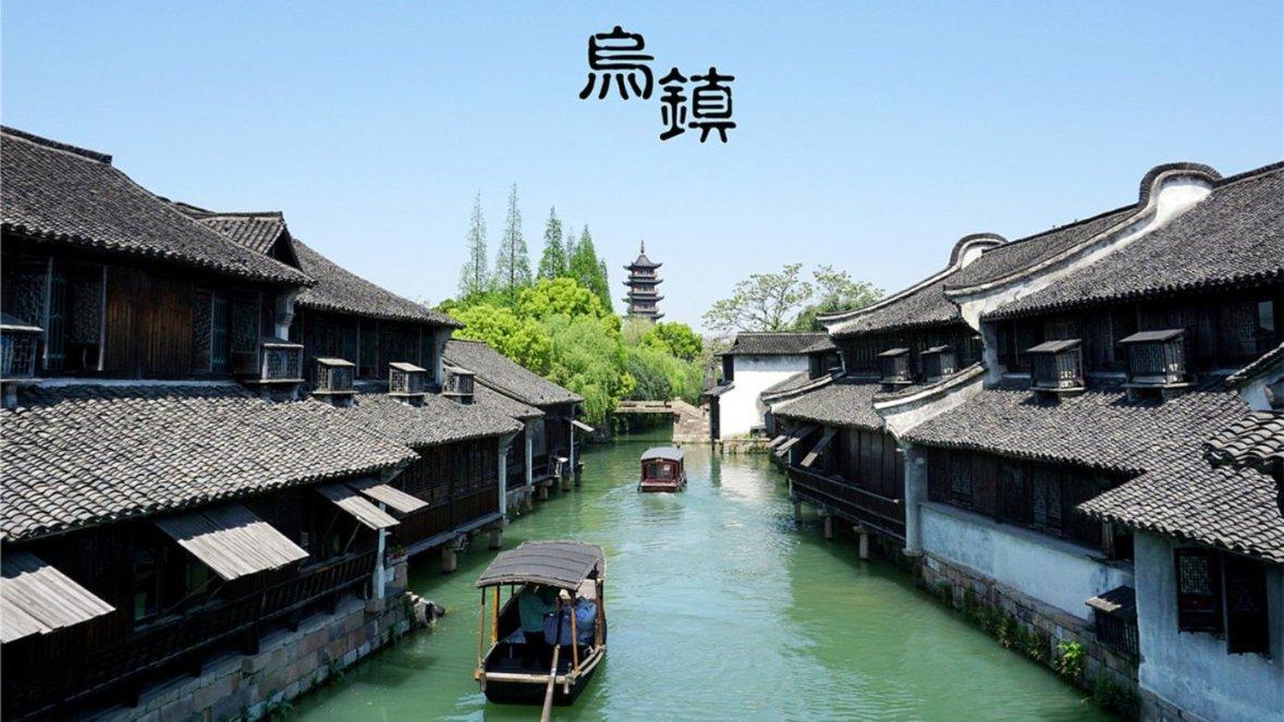 逃离残破的船只
